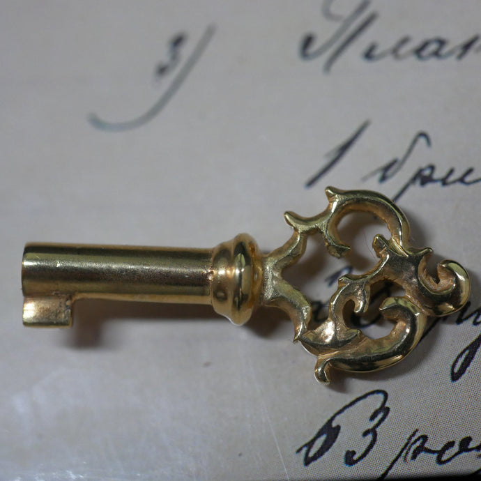 Unlocking the Beauty: Restoring a Cabinet Door Lock and Crafting an Ornate Key